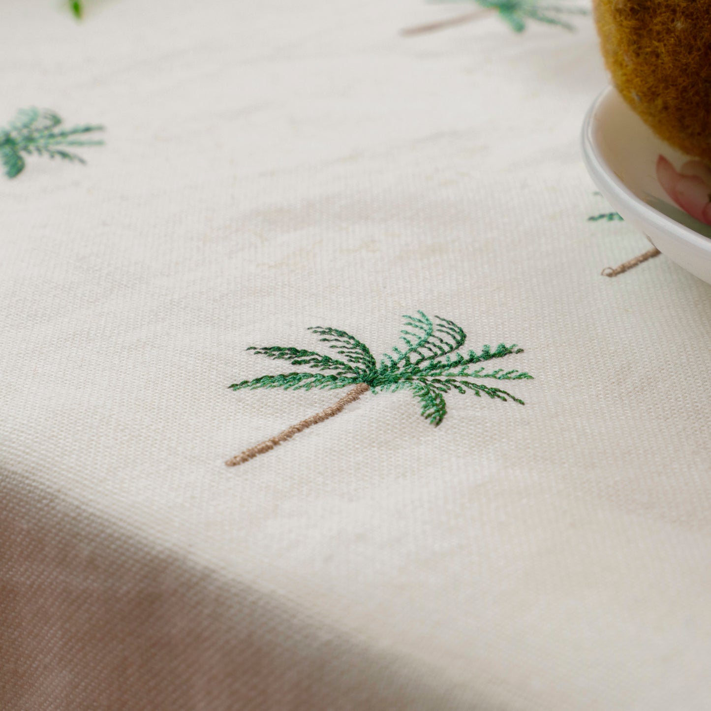 Coconut Grove Table Runner