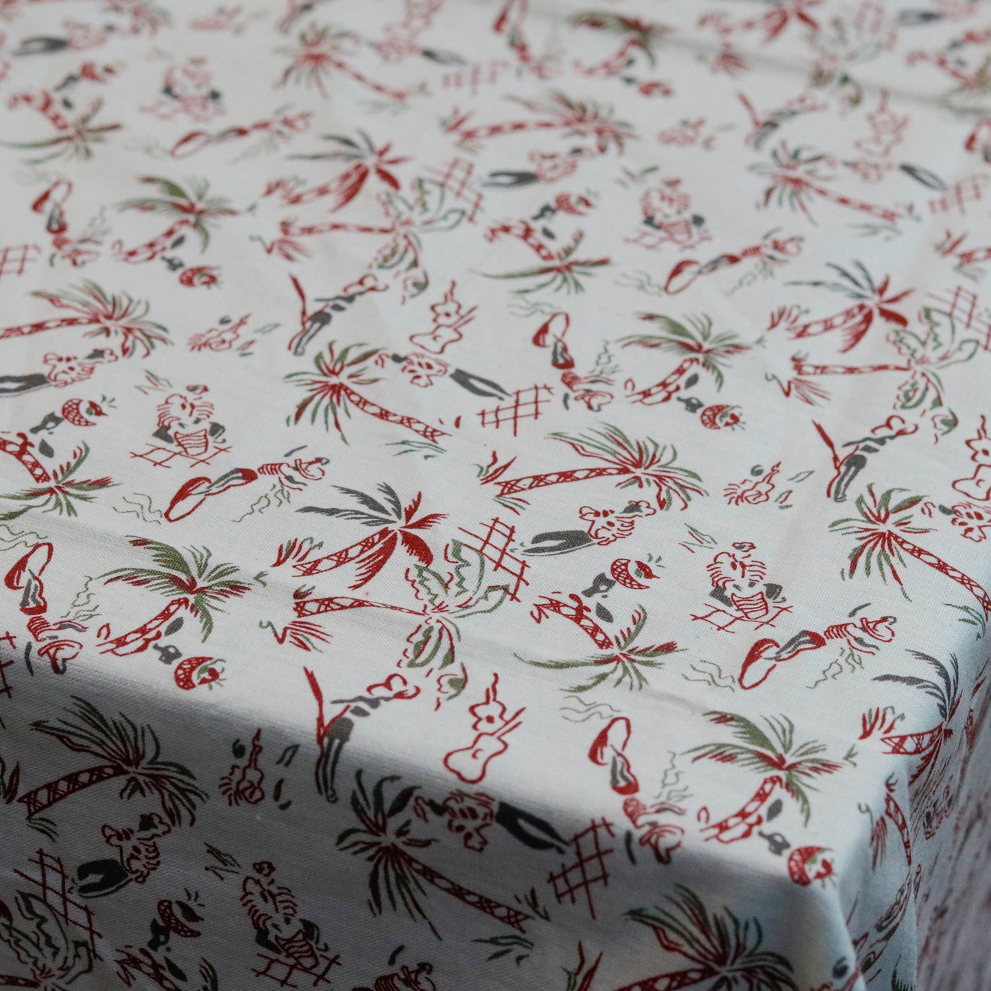 Coconut Grove Tablecloth (Teapoy Size)