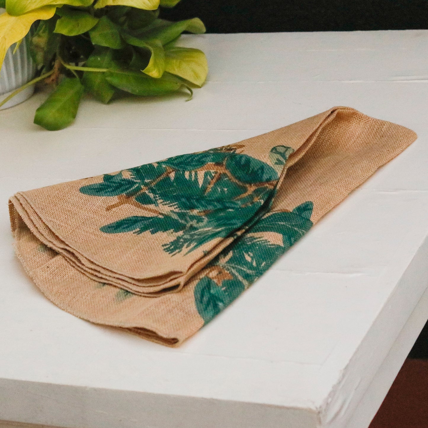 Xmas Tree Tablecloth (Round Jute)