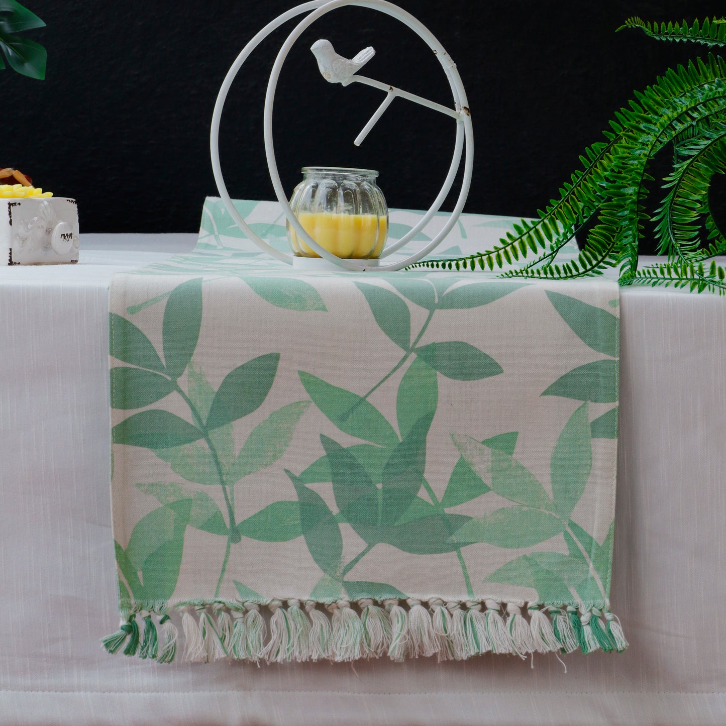 Green Leaf Table Runner